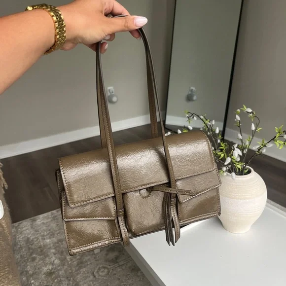 Zara Brown Shoulder Bag with Structured Design and Tassel Detail. New - Picture 2 of 5